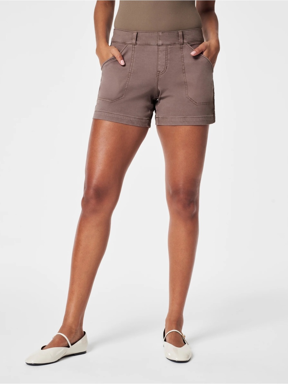 Spanx Stretch Twill Shorts 4” in Smoke Brown Size Medium
